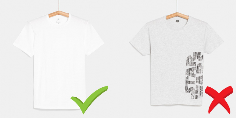 Camiseta blanca sin dibujo ninguno.